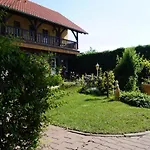 Zum Holzpantoffelmacher 3*