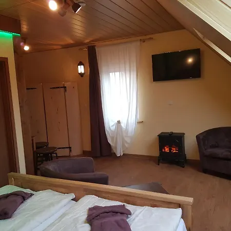 Pension Zum Holzpantoffelmacher Guest house Burg (Spreewald)
